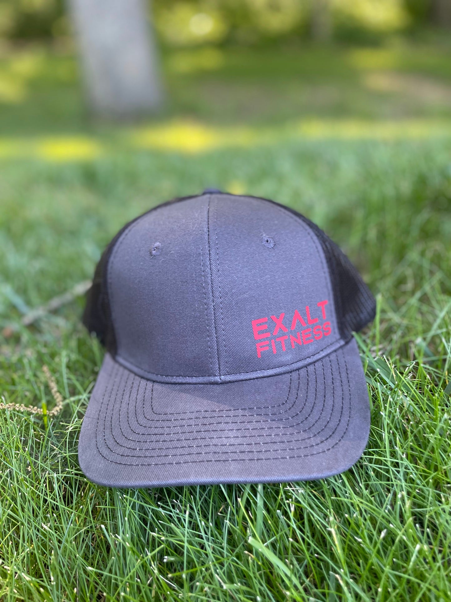 HAT Gray/Black with red logo